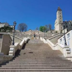 Image attach&eacute;e